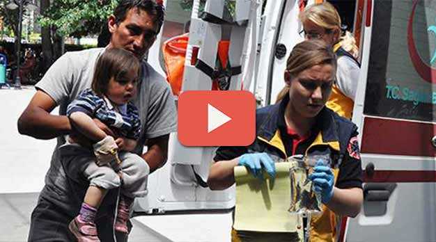 3 YAŞINDAKİ ÇOCUĞU YILAN ISIRDI