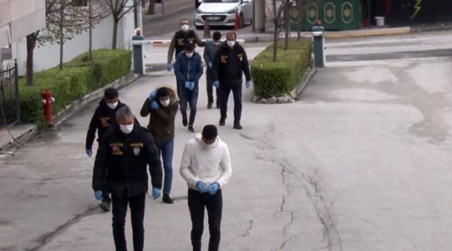 4 şahıs kovalamacanın ardından yakayı ele verdi