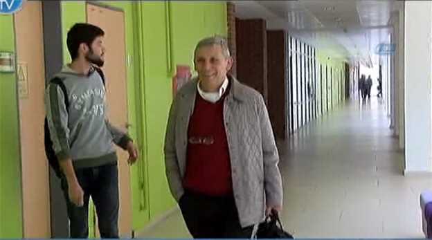 60 yaşında üniversiteli oldu