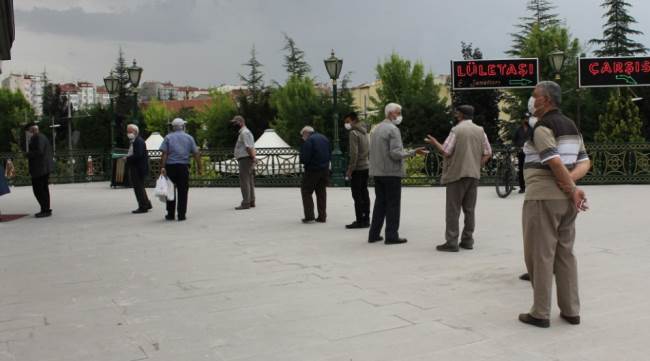 65 yaş üstü kart aktifleştirme kuyruğuna girdi