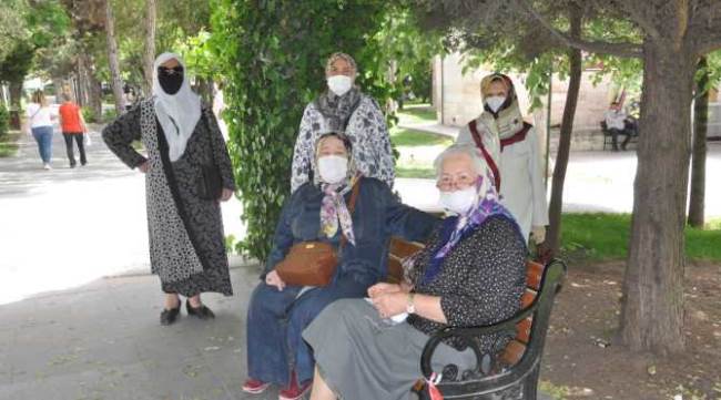 65 yaş üstü vatandaşlar temiz havanın tadını çıkardı