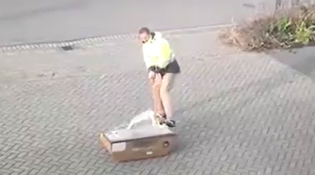 Acil uçak tahliye botu