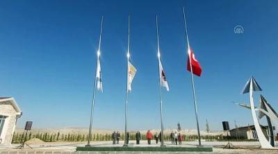 Akrobasi pilotu baba kız 'Ata'ya saygı uçuşu' gerçekleştirdi
