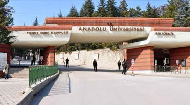 Anadolu Üniversitesi rektörlüğüne Fuat Erdal atandı