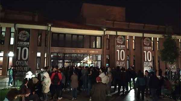 Anadolu Üniversitesi Uluslararası Tiyatro Festivali protestoları