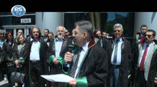 Atatürk'e hakarete izin vermeyiz