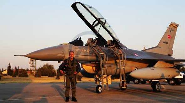 Bakan Akar, yeni uçuş eğitim yılı açılışını gerçekleştirdi