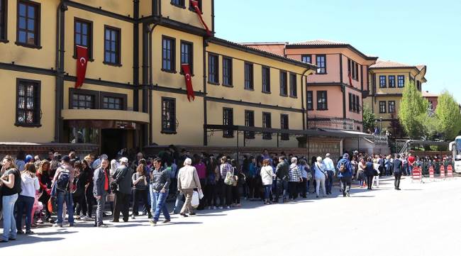 BALMUMU MÜZESİ’NDE TATİL YOĞUNLUĞU