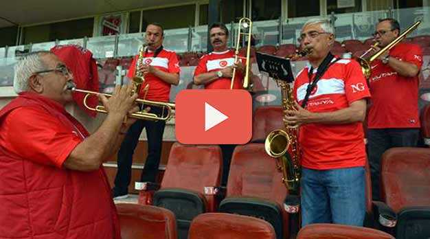 BANDO ES ES'TEN MİLLİ TAKIMA BESTE