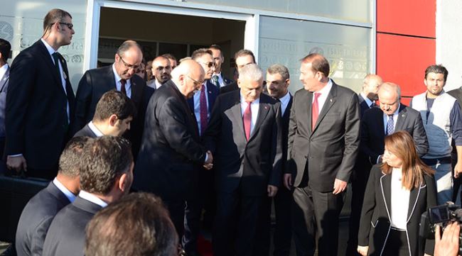 Başbakan Yıldırım Eskişehirspor'u ziyaret etti