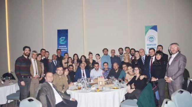 BASIN MENSUPLARI GECEDE DOYASIYA EĞLENDİ