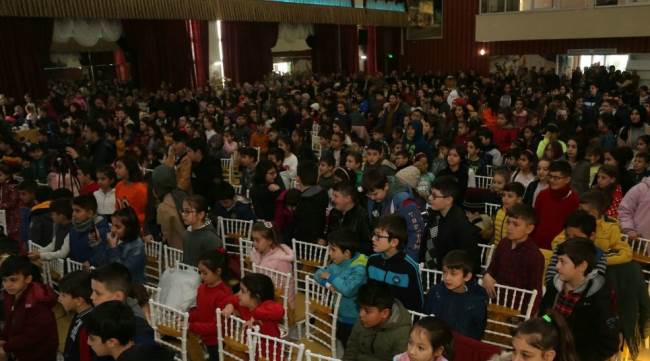 Başkan Kurt çocuklarla deney yaptı