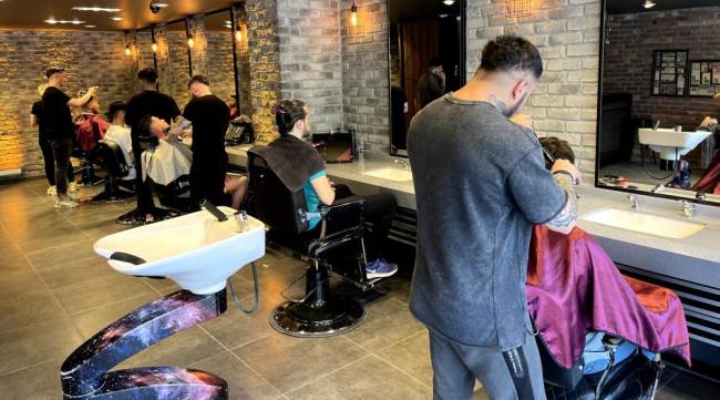 Bayram yoğunluğunda kuaförlerde mesai saatleri uzadı