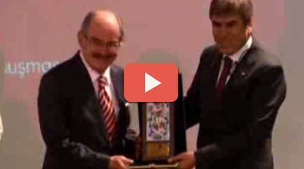 BÜYÜKERŞEN AYAKTA ALKIŞLADI