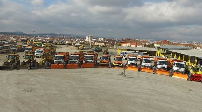 BÜYÜKŞEHİR BELEDİYESİ KARLA MÜCADELEYE HAZIR