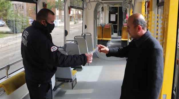 Büyükşehir ücretsiz maske dağıtımına başladı