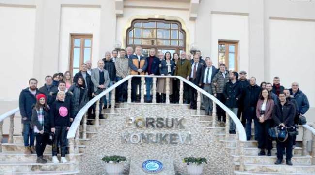 CHP'Lİ VEKİLLER GAZETECİLERLE BİR ARAYA GELDİ