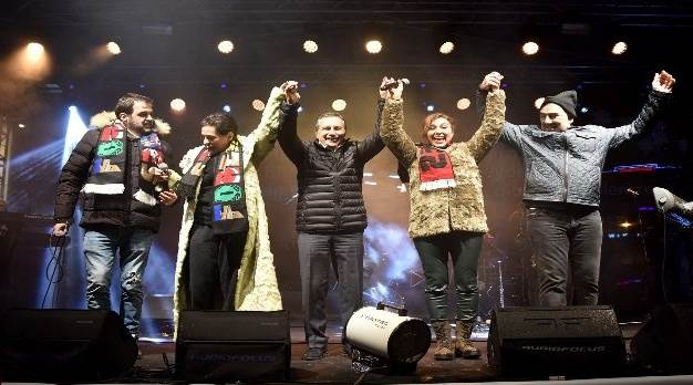 ÇILGINLAR KULÜBÜ İLE YENİ YIL COŞKUSU YAŞANDI