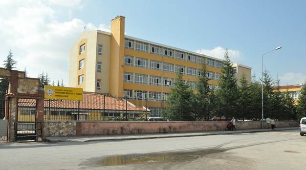 Depreme dayanıksız olması nedeniyle boşaltılmıştı