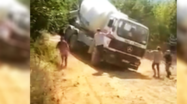 Dev mikser böyle devrildi