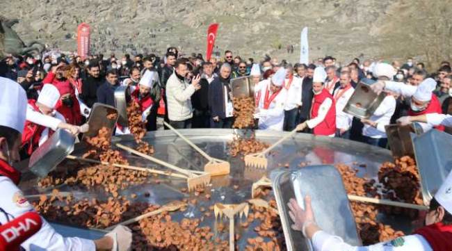 Dünyanın merkezinde sucuk festivali!