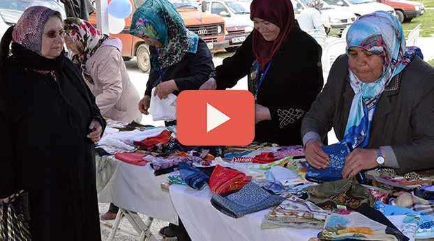 ELLERİNİN HAMURUYLA CAMİ YAPTILAR