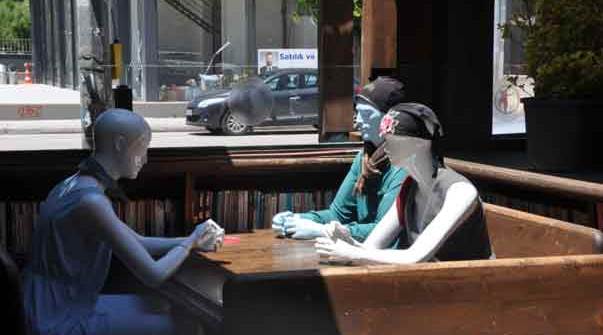 Eskişehir'de "cansız mankenli" koronavirüs önlemi!