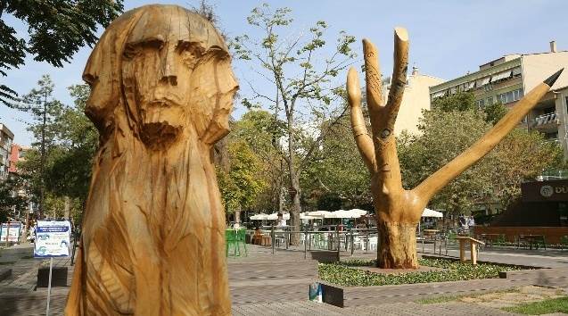 Eskişehir'de 'Kültür ve Sanat Çınarı' açıldı
