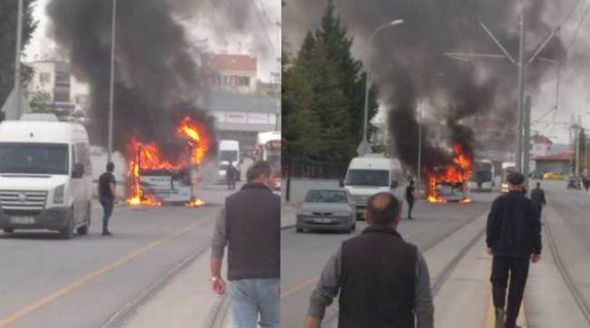 Eskişehir’de işçi taşıyan minibüs alev alev yandı