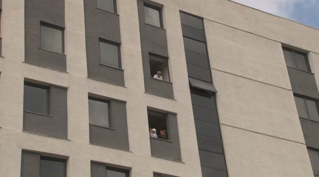 Eskisehir'de karantinadaki yakınlarıyla böyle görüştüler