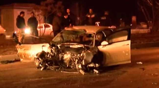 ESKİŞEHİR'DE KORKUNÇ KAZA: 3 ÖLÜ 5 YARALI 