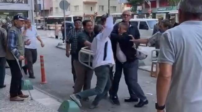 Eskişehir'de sokak ortasında kavga