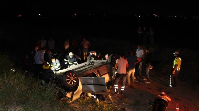 Eskişehir'de söz merasiminden dönen aile kaza yaptı