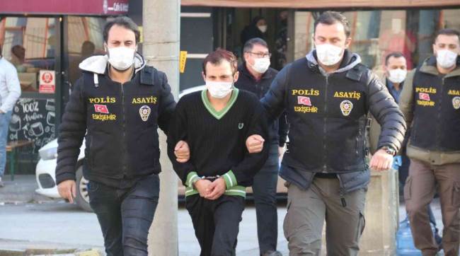 Eskişehir'deki iki cinayetin şüphelileri adliyeye sevk edildi