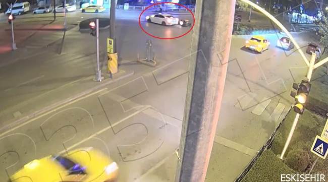 Eskişehir’deki trafik kazası MOBESE kamerasına yansıdı