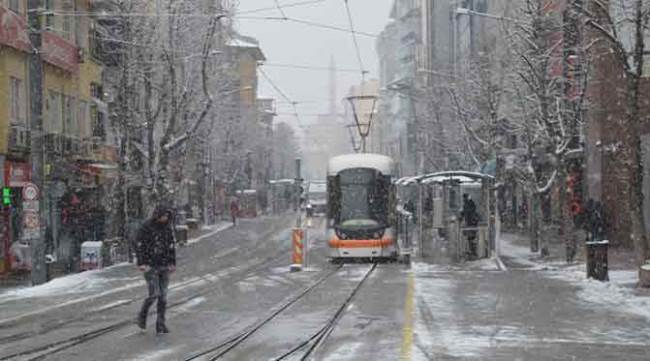 Eskişehir'e kar geri dönüyor