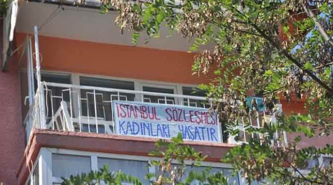 Eskişehir'in her yerinde o pankartlar var..