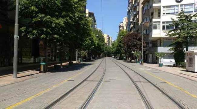 Eskişehir sokakları bayramın ilk günü ıssız kaldı