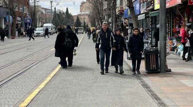 Eskişehir vaka sayıları düşse de zirveyi bırakmıyor