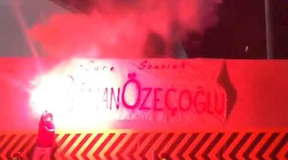 Eskişehirspor taraftarından Sinan Özeçoğlu'na beste