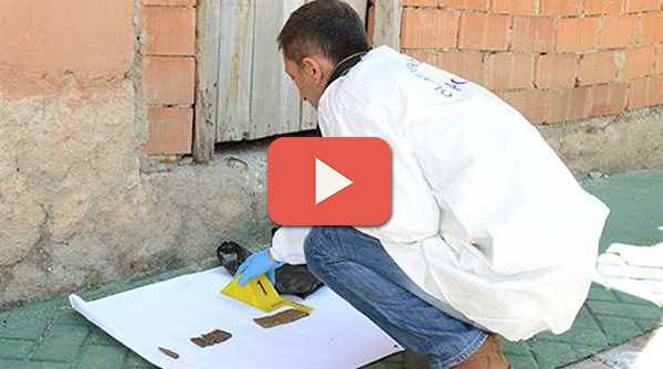 EVİN ÖNÜNDE PATLAMAMIŞ MERMİLER...