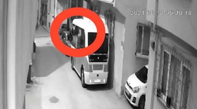 Fare deliğinden girdi, minibüsü soydu