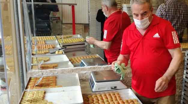 Fırın ve pastaneler hizmete devam ediyor