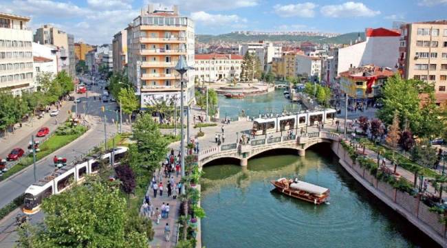 Geçinmek için ikinci iş şart