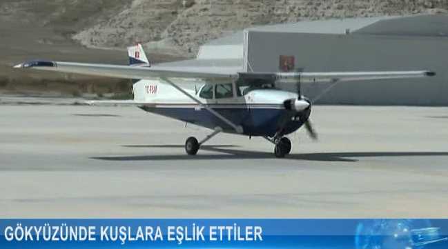 Gökyüzünde kuşlara eşlik ettiler