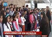 GÖNÜLLERİNCE BİR GÜN GEÇİRDİLER