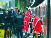  Tren İstasyonunda Nefes Kesen Kurtarma Operasyonu 