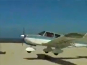  Uçak, Sahilde Güneşlenen Adamı Teğet Geçti 