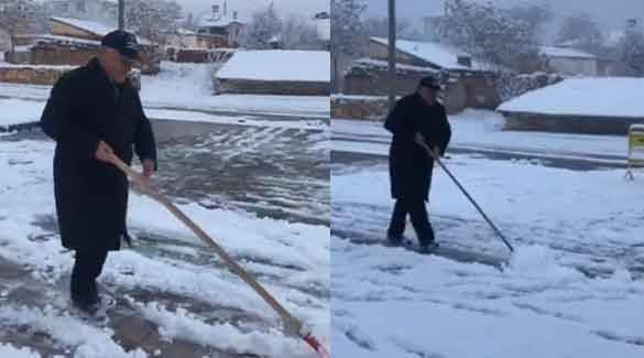 Han Belediye Başkanı Erdal Şanlı kar küredi