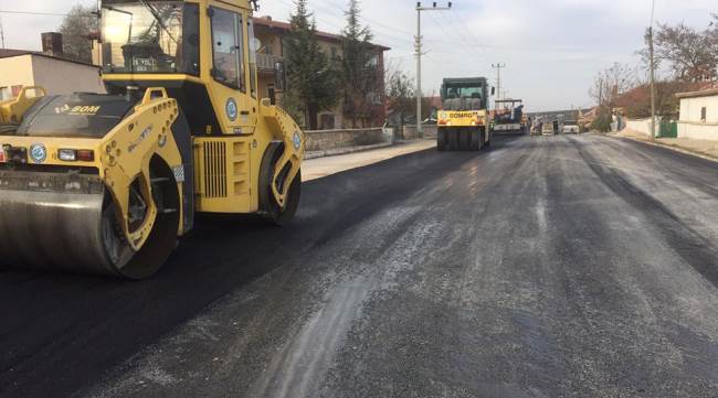 HAN'IN CADDELERİ SICAK ASFALTA KAVUŞUYOR